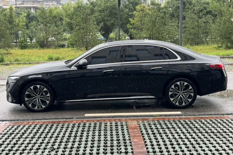 Mercedes-Benz E 300 L 2026 — 4