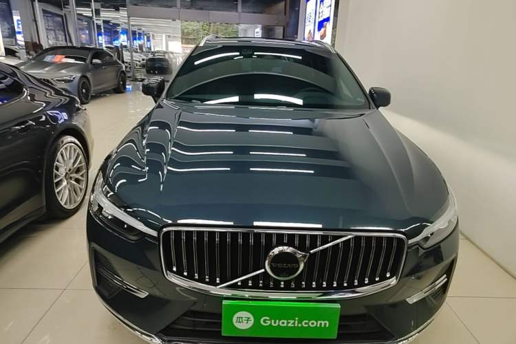 Volvo XC60 2022 — 2