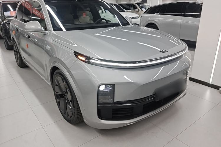 Li Auto L8 2025 — 3