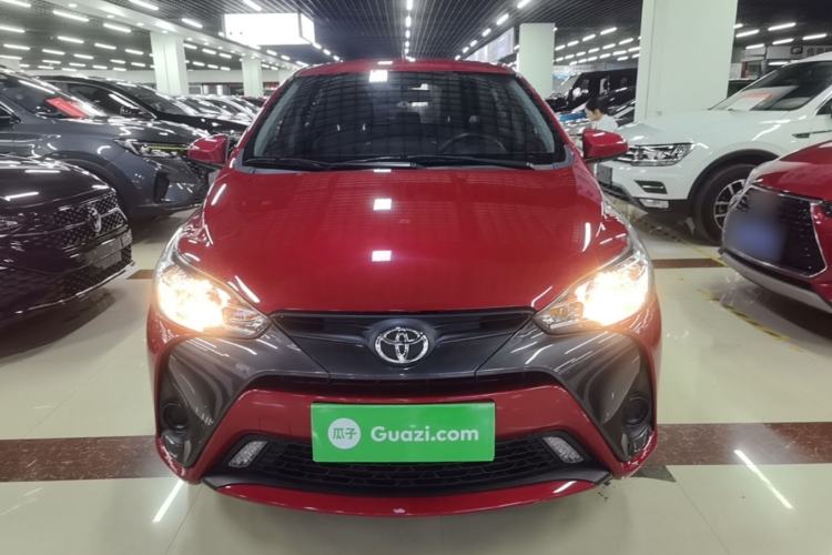 Toyota Yaris 2022 — фото 2