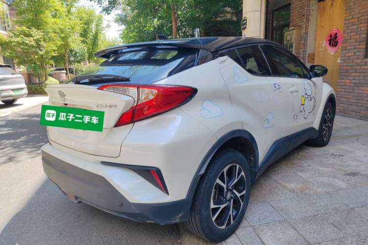 Toyota C-HR 2020 — фото 4