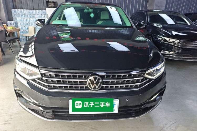 Volkswagen Magotan 2023 — 2