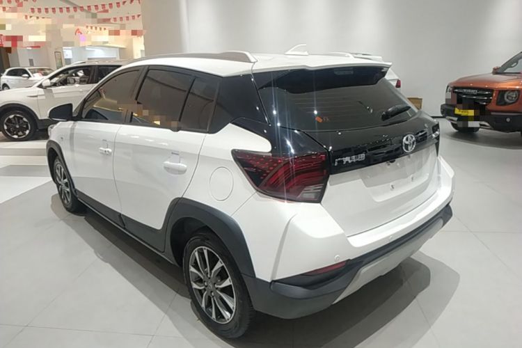 Toyota YARiS L 2022 — фото 4