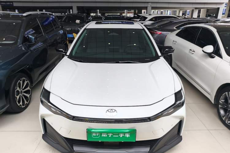 Toyota bZ3 2024 — 2
