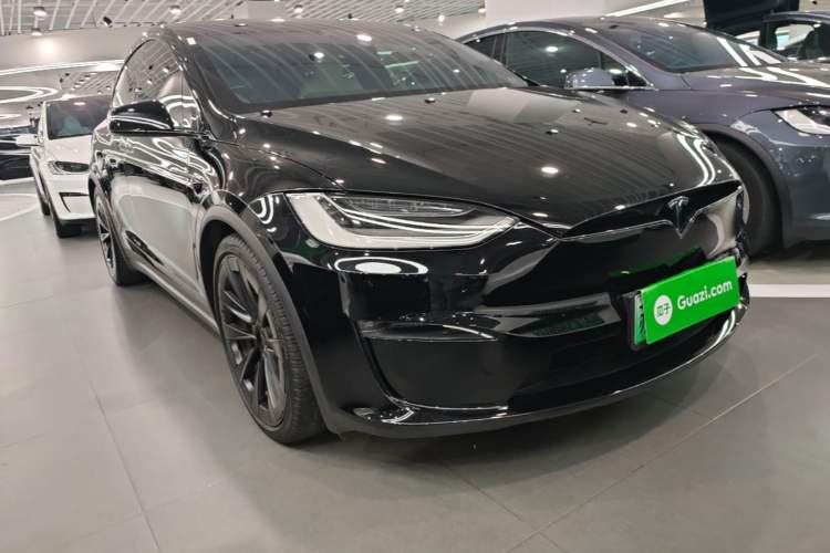 Tesla Model X 2023 — 3