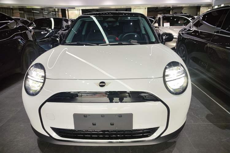 MINI Cooper 2025 — 2