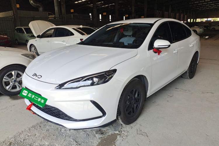 BYD Seal 05 DM-i 2025 — фото 1
