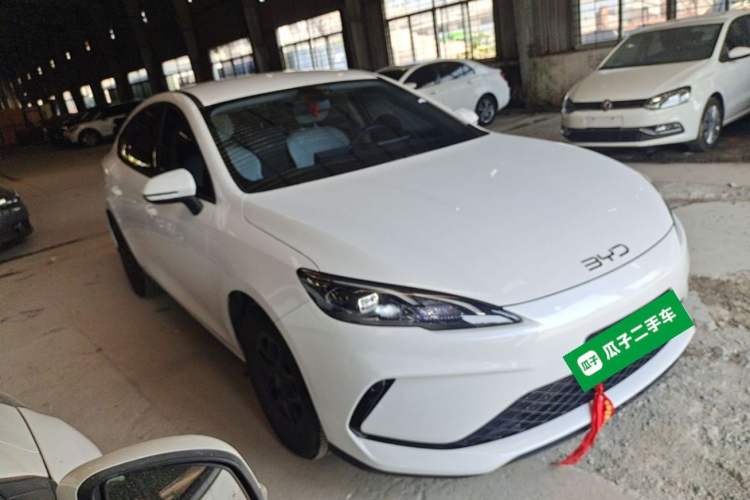 BYD Seal 05 DM-i 2025 — фото 3