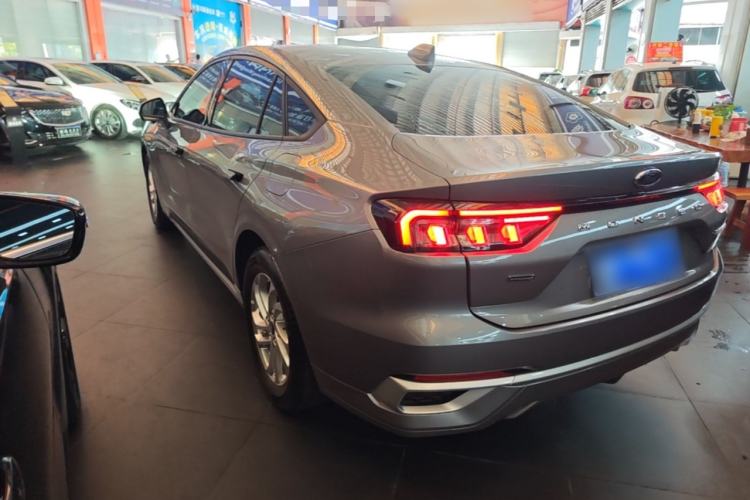 Ford Mondeo 2025 — 4