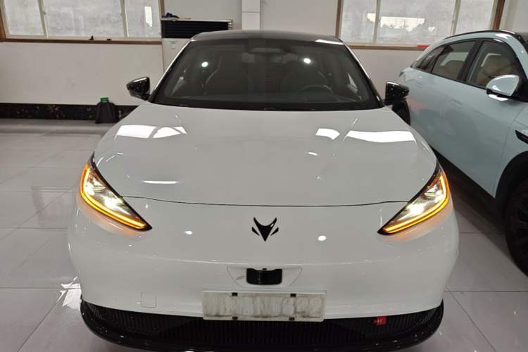 Arcfox Alpha S 2022 — 2