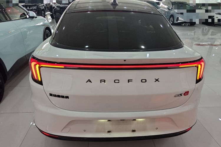 Arcfox Alpha S 2022 — 5