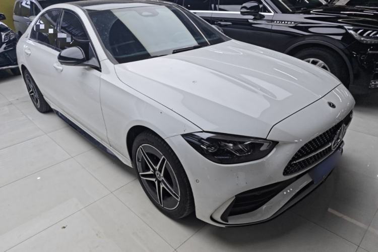 Mercedes-Benz C 260 L 2025 — 3