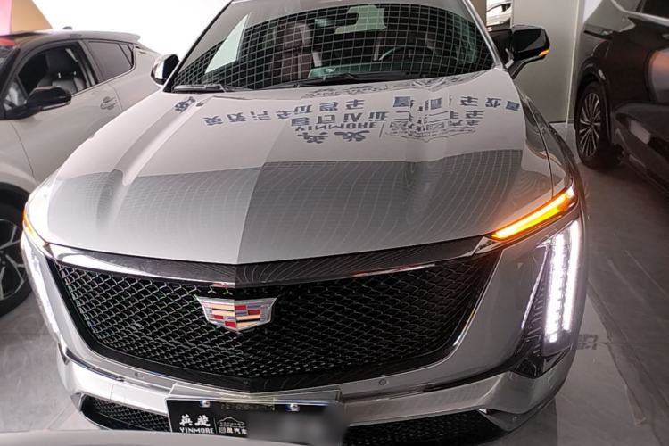 Cadillac XT5 2025 — фото 2