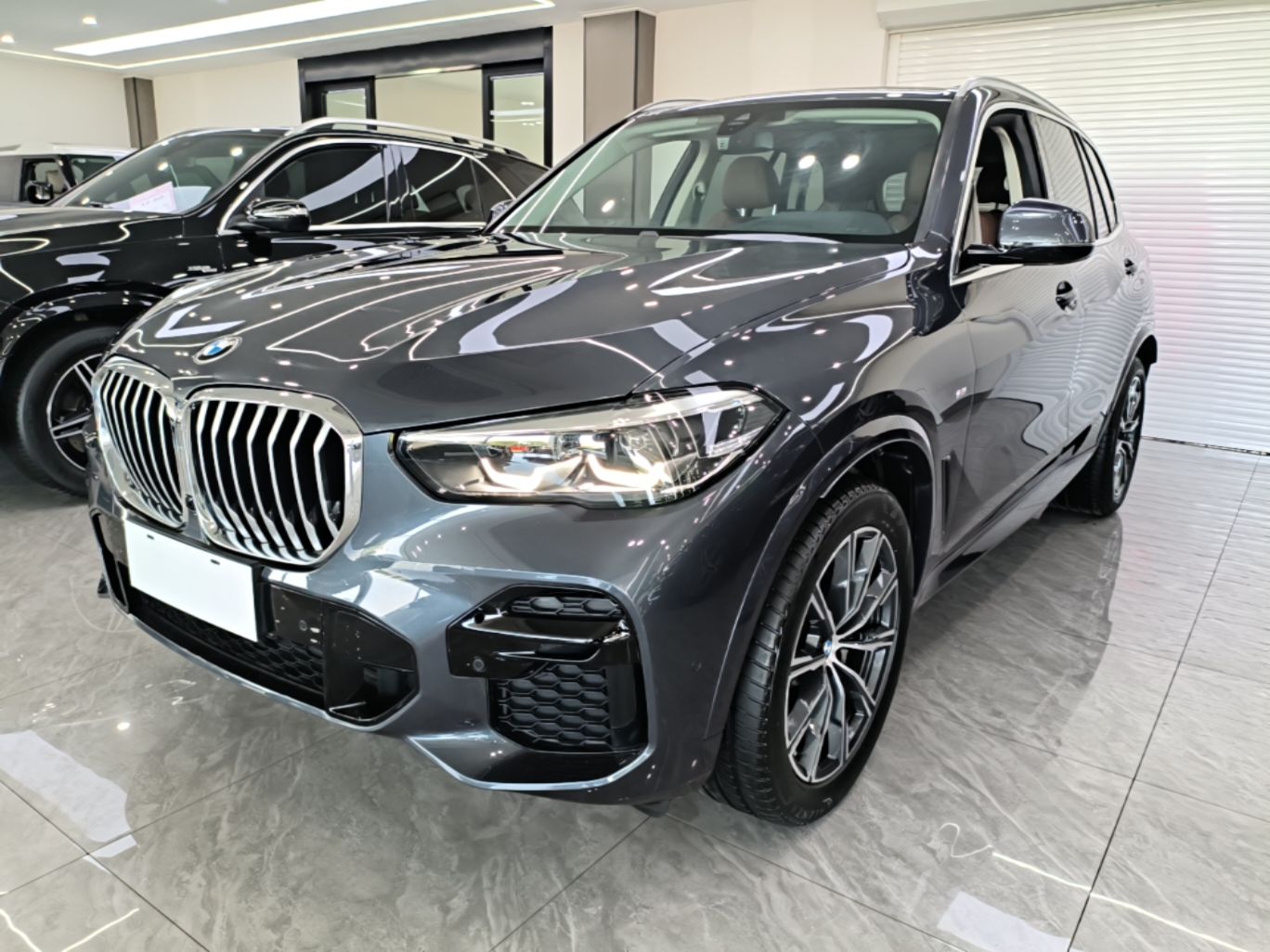 BMW x5 2021 — фото 1