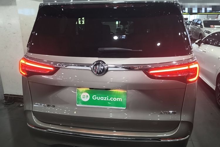 Buick GL8 2023 — 5