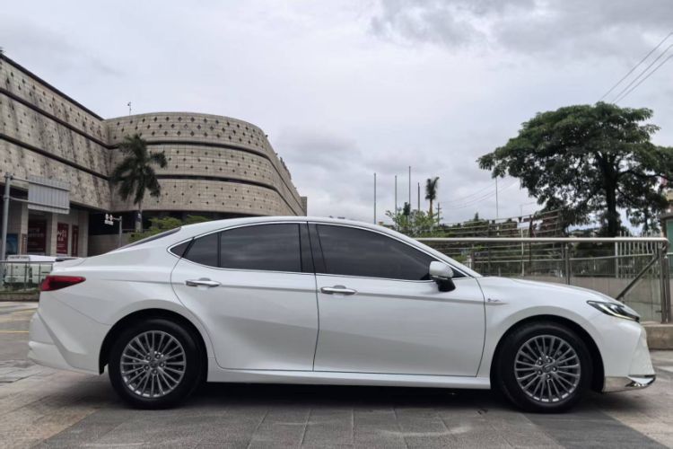 Toyota Camry 2024 — 3