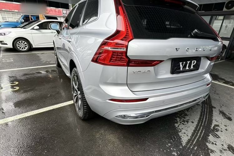 Volvo XC60 2025 — фото 4