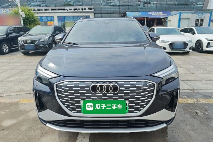 Audi Q4 e-tron 2023 — фото 2