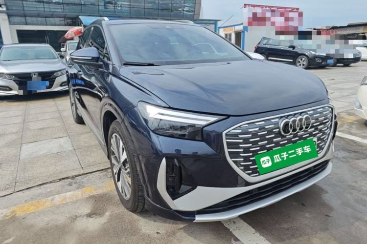 Audi Q4 e-tron 2023 — фото 3