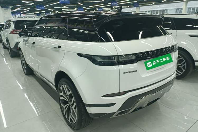 Land Rover Range Rover Evoque 2023 — фото 4