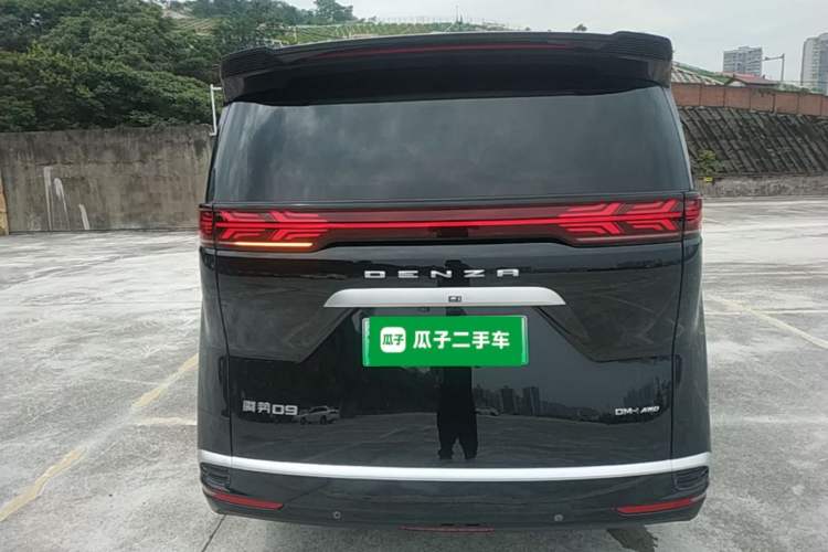 Denza D9 2024 — 5