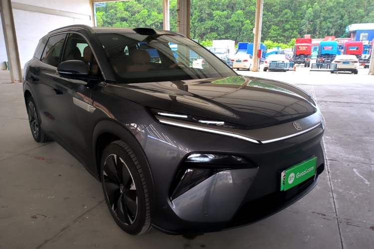 BYD Tang L 2025 — 3