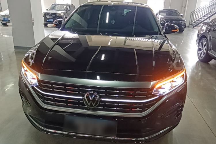 Volkswagen Passat 2025 — 2
