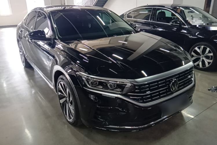 Volkswagen Passat 2025 — 3