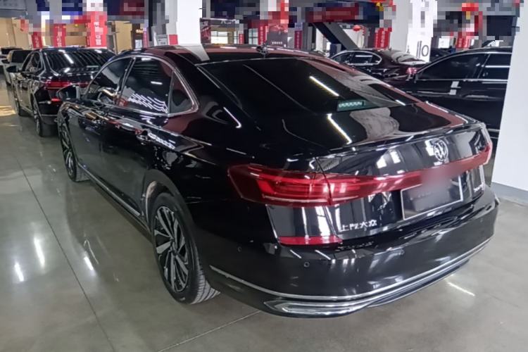 Volkswagen Passat 2025 — 4