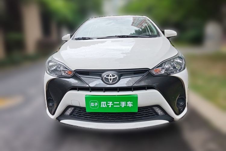 Toyota Yaris 2021 — фото 2