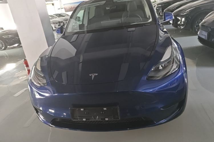 Tesla Model Y 2022 — 2