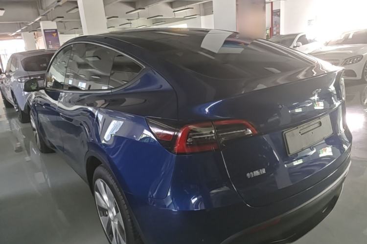 Tesla Model Y 2022 — 4