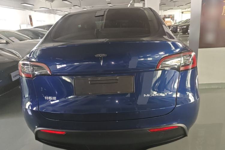 Tesla Model Y 2022 — 5