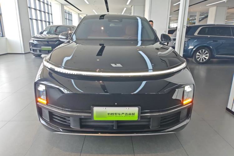 Li Auto L8 2023 — 2