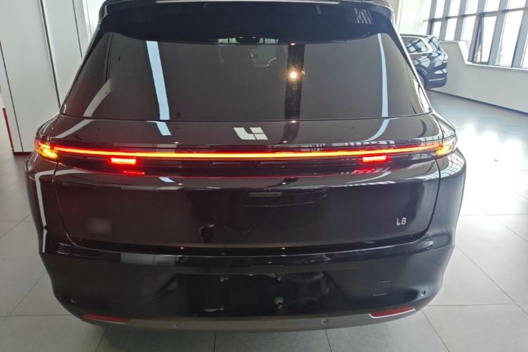 Li Auto L8 2023 — 5