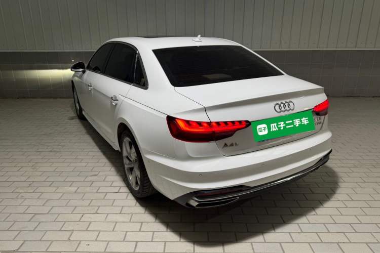 Audi A4L 2020 — 4