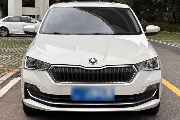 Skoda Rapid Spaceback 2020 — фото 2