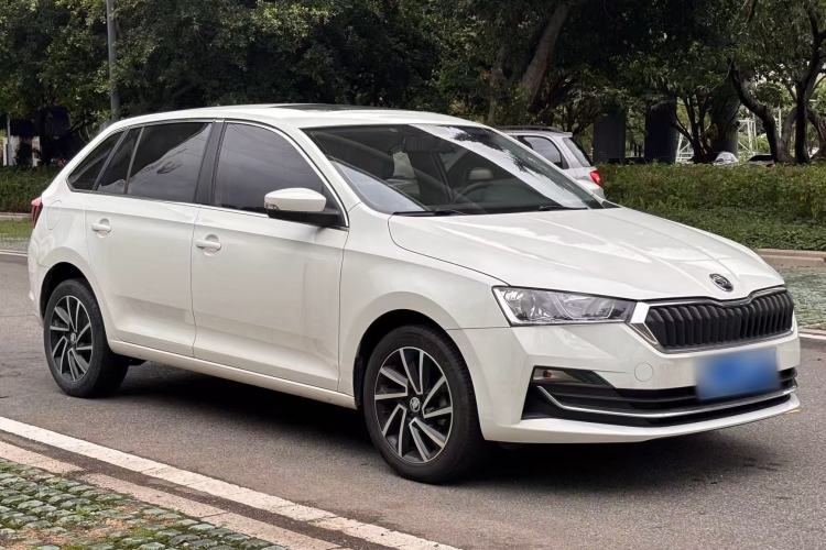 Skoda Rapid Spaceback 2020 — фото 3