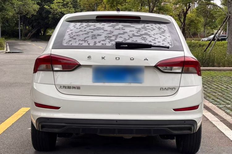 Skoda Rapid Spaceback 2020 — фото 5