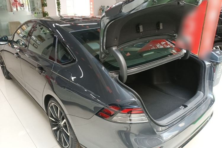 Honda Accord 2023 — 4