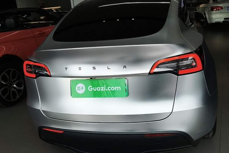 Tesla Model Y 2023 — 5