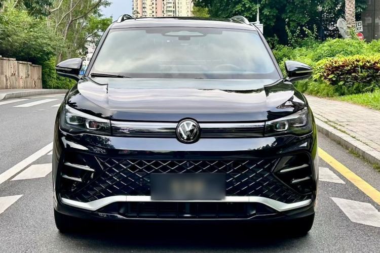 Volkswagen Tiguan L 2024 — 2