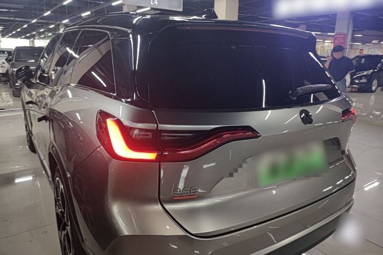 NIO ES8 2022 — 4