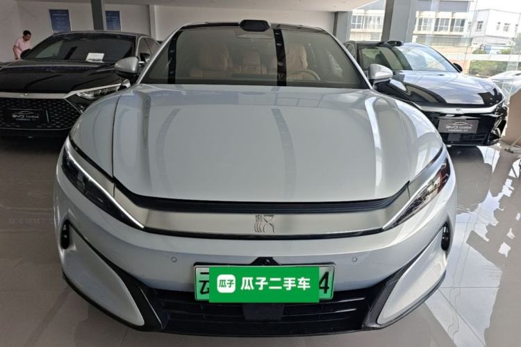 BYD Han L 2025 — 2