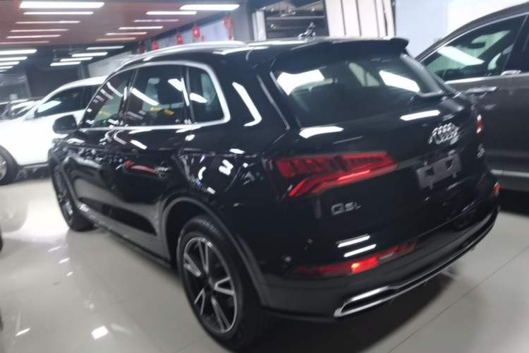 Audi Q5L 2020 — 4