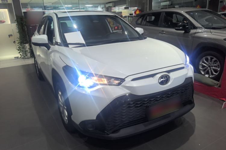 Toyota Corolla Cross 2023 — фото 3