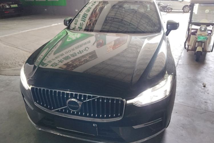 Volvo XC60 2022 — 2
