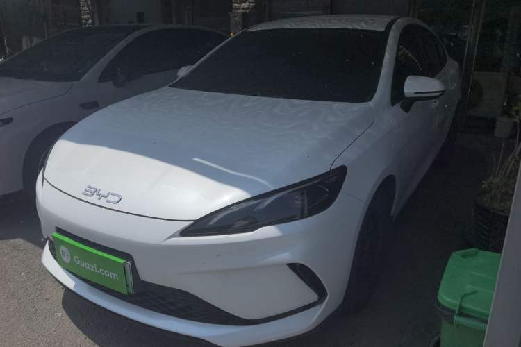 BYD Seal 05 DM-i 2025 — фото 1