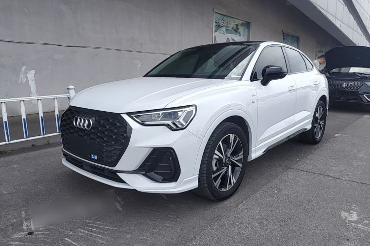Audi Q3 Sportback 2022 — фото 1