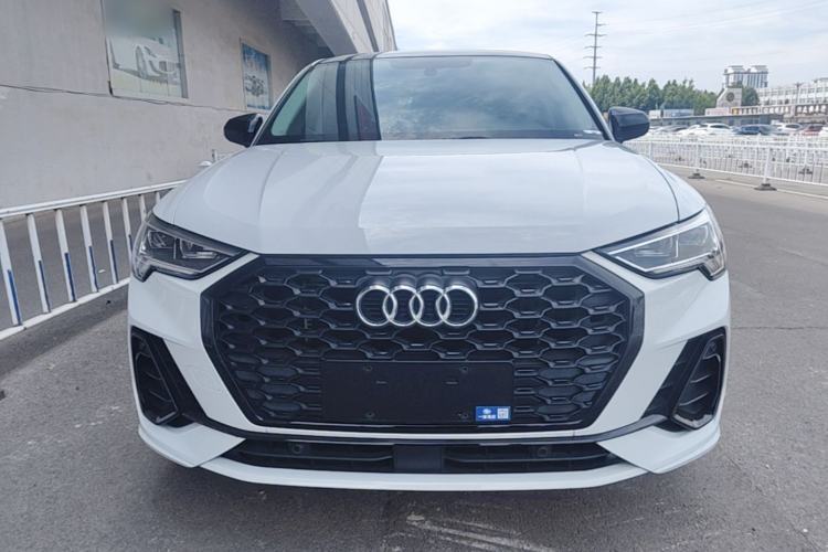 Audi Q3 Sportback 2022 — фото 2